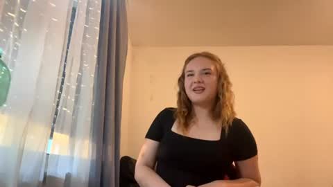 Snapshot of candyflop chatting on 06.21.26 Anna online show from 06.21.26