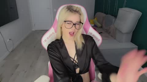 You can call me HH online show from 04.06.26