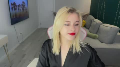 You can call me HH online show from 04.17.26