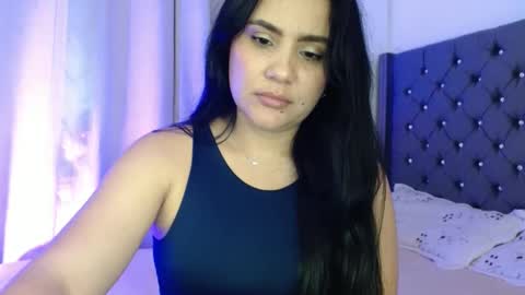 Snapshot of candyhot4 chatting on 02.18.25 candy online show from 02.18.25