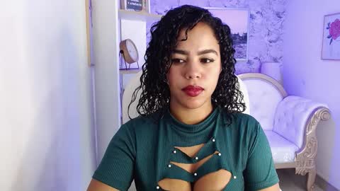 Snapshot of candyhot_tk chatting on 12.21.25 candy online show from 12.21.25