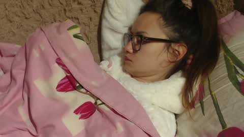 say meow and send tip  online show from 12.10.24