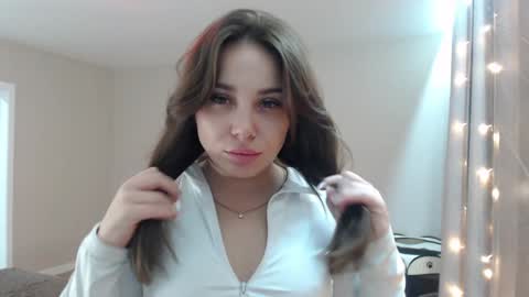 Snapshot of candymini chatting on 01.14.25 candymini online show from 01.14.25