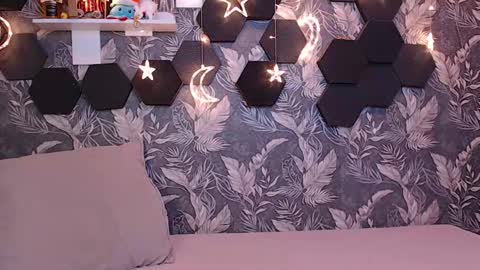 Mia online show from 02.27.26