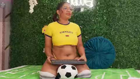 Snapshot of canela_montiel chatting on 06.15.26 canela_montiel online show from 06.15.26