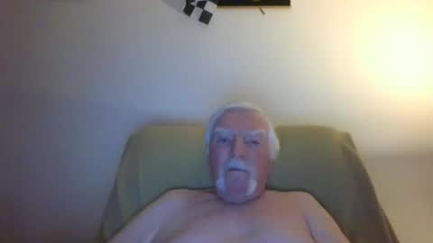 Snapshot of capecod21 chatting on 01.04.25 capecod21 online show from 01.04.25