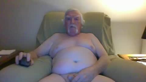 Snapshot of capecod21 chatting on 02.01.25 capecod21 online show from 02.01.25