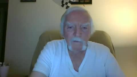 Snapshot of capecod21 chatting on 02.14.25 capecod21 online show from 02.14.25