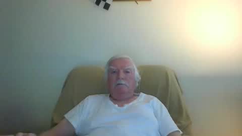 Snapshot of capecod21 chatting on 03.01.25 capecod21 online show from 03.01.25