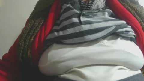 Snapshot of capitanfuturo44 chatting on 02.10.25 Cinzia  ex regina  online show from 02.10.25