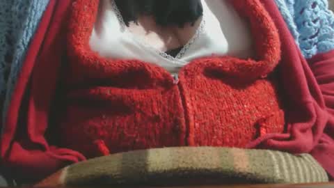 Snapshot of capitanfuturo44 chatting on 10.28.25 Cinzia  ex regina  online show from 10.28.25