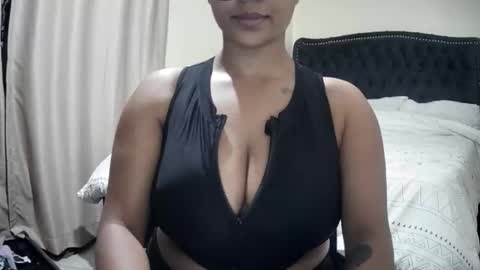 Luna likes cappuccino online show from 10.15.25