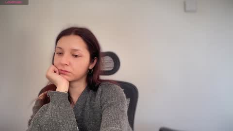 Snapshot of cappuccinokiss chatting on 01.04.25 Emma online show from 01.04.25