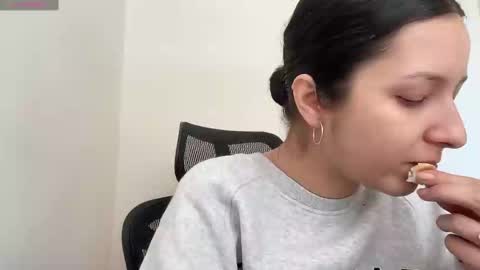 Snapshot of cappuccinokiss chatting on 03.10.25 Emma online show from 03.10.25