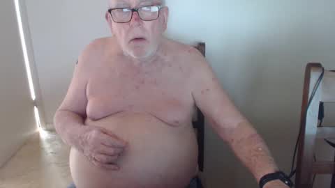 Snapshot of capt5105 chatting on 02.10.25 capt5105 online show from 02.10.25