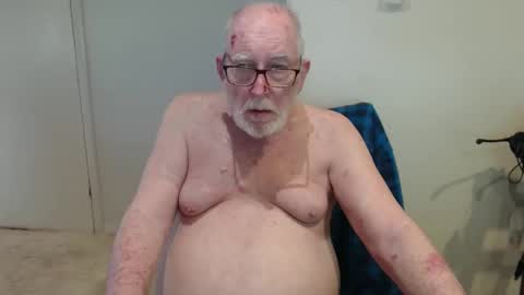 Snapshot of capt5105 chatting on 10.11.25 capt5105 online show from 10.11.25