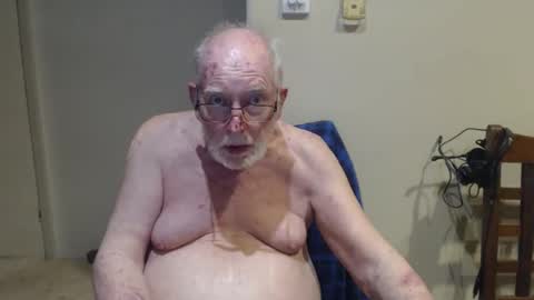 Snapshot of capt5105 chatting on 11.16.25 capt5105 online show from 11.16.25