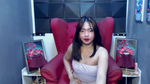 Snapshot of captivatingyumi chatting on 02.10.25 Yumi Aera online show from 02.10.25