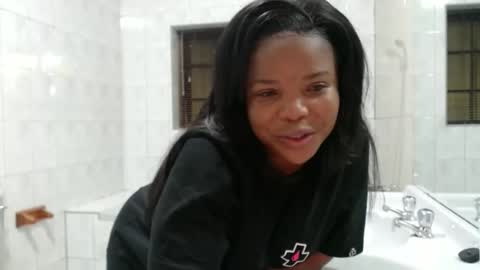 Snapshot of caramelbbe chatting on 05.27.26 fifi online show from 05.27.26