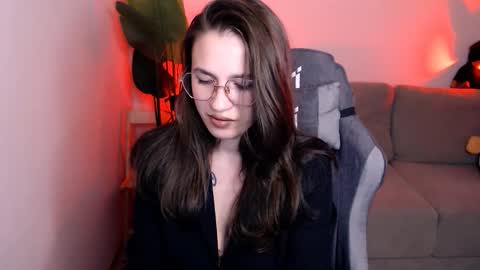 Mary online show from 10.15.25