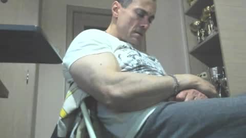 Snapshot of carin_the_body chatting on 04.21.26 Laz online show from 04.21.26
