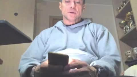Snapshot of carin_the_body chatting on 04.30.26 Laz online show from 04.30.26