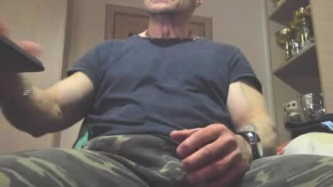 Snapshot of carin_the_body chatting on 04.30.26 Laz online show from 04.30.26