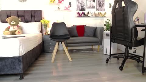 Carla independent model    online show from 01.22.25