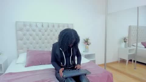 Snapshot of carlamarcuzzi chatting on 01.05.26 Carla online show from 01.05.26