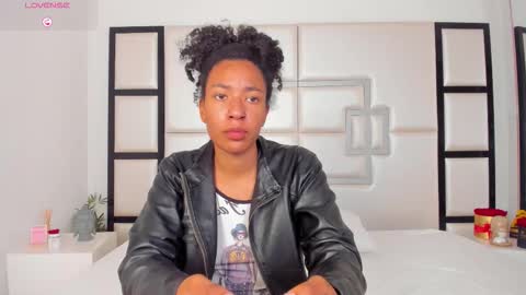 Snapshot of carlamarcuzzi chatting on 01.12.26 Carla online show from 01.12.26