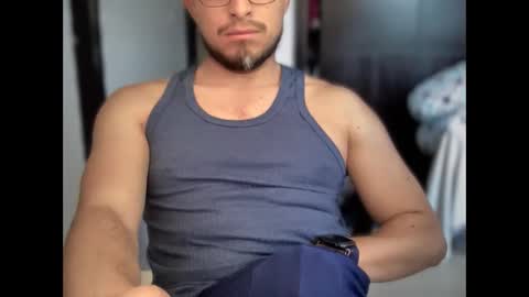 Snapshot of carlcarlinches4 chatting on 02.19.25 carlcarlinches4 online show from 02.19.25