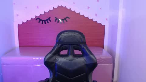 Snapshot of carlie_mayer chatting on 02.10.26 CARLYE online show from 02.10.26