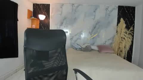 Snapshot of carlitosex09 chatting on 04.23.26 master online show from 04.23.26