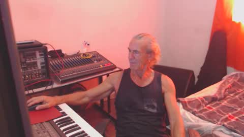 Snapshot of carlos2557 chatting on 02.25.26 carlos online show from 02.25.26