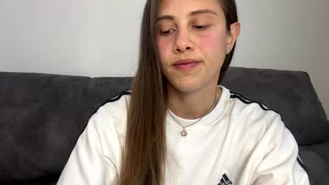 Snapshot of carlotta4you chatting on 03.05.25 Carlotta4you online show from 03.05.25