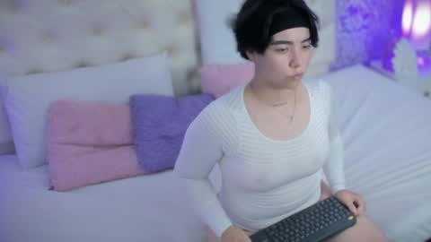 carly_lopez18 online show from 04.10.26