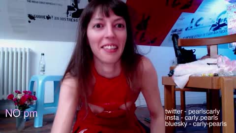 Carly Pearls online show from 11.10.25