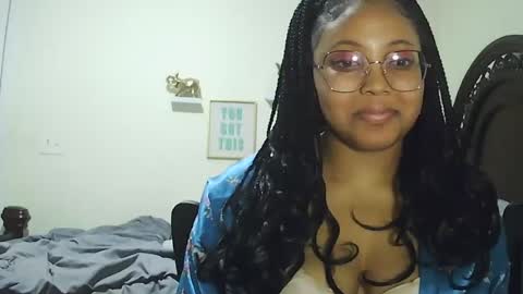 Snapshot of carmellovekisses chatting on 07.15.26 CARAMEL xoxo online show from 07.15.26