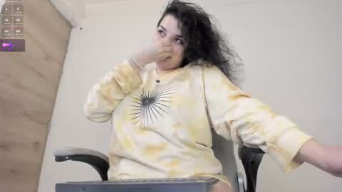 carmesix__ online show from 12.04.25