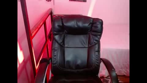 CARMILLA ROSS online show from 01.03.25