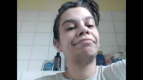 Snapshot of caroisback chatting on 10.24.25 caroisback online show from 10.24.25