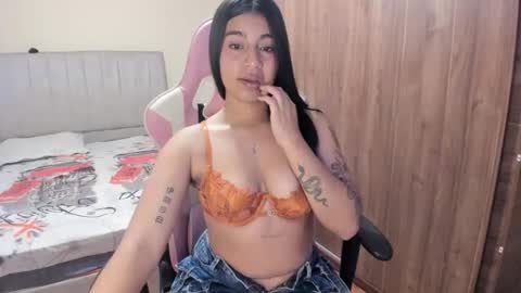 Snapshot of carol_gomez73 chatting on 04.28.26 carol gomez73 online show from 04.28.26