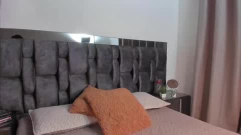 Snapshot of carol_horny chatting on 11.02.25 Carol online show from 11.02.25