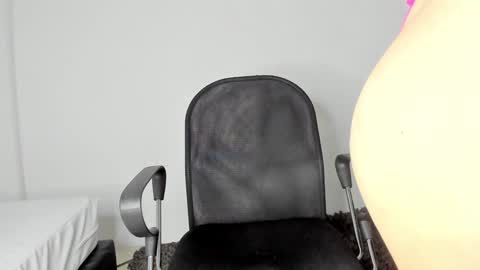 Snapshot of carolay759687 chatting on 01.03.25 carolay759687 online show from 01.03.25