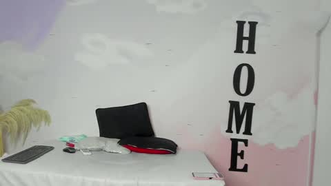 Snapshot of carolay759687 chatting on 01.27.25 carolay759687 online show from 01.27.25