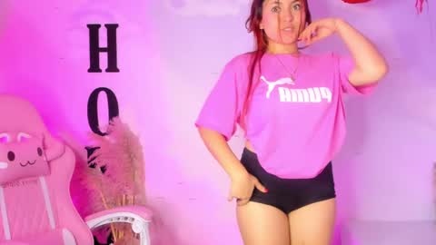 Snapshot of carolay759687 chatting on 02.22.25 carolay759687 online show from 02.22.25