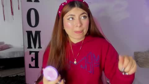 Snapshot of carolay759687 chatting on 03.01.25 carolay759687 online show from 03.01.25