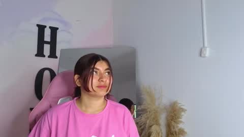 Snapshot of carolay759687 chatting on 10.13.25 carolay759687 online show from 10.13.25