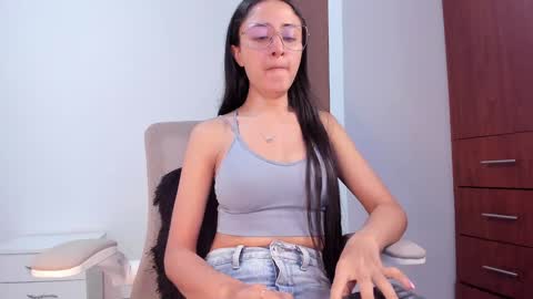 Snapshot of caroliine__ chatting on 01.03.25 Caroline online show from 01.03.25