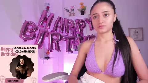 Snapshot of caroliine__ chatting on 03.08.25 Caroline online show from 03.08.25